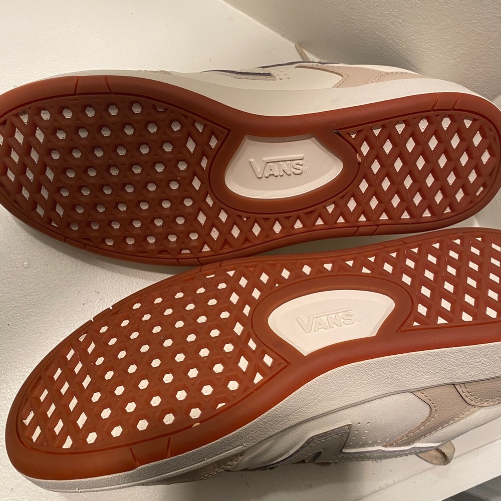 Vans Comfycush leather shoe/sneaker - Picture 3 of 5